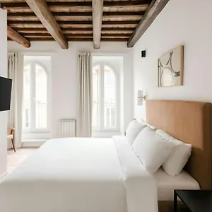 Sonder By Marriott Bonvoy Piazza Venezia מלון דירות